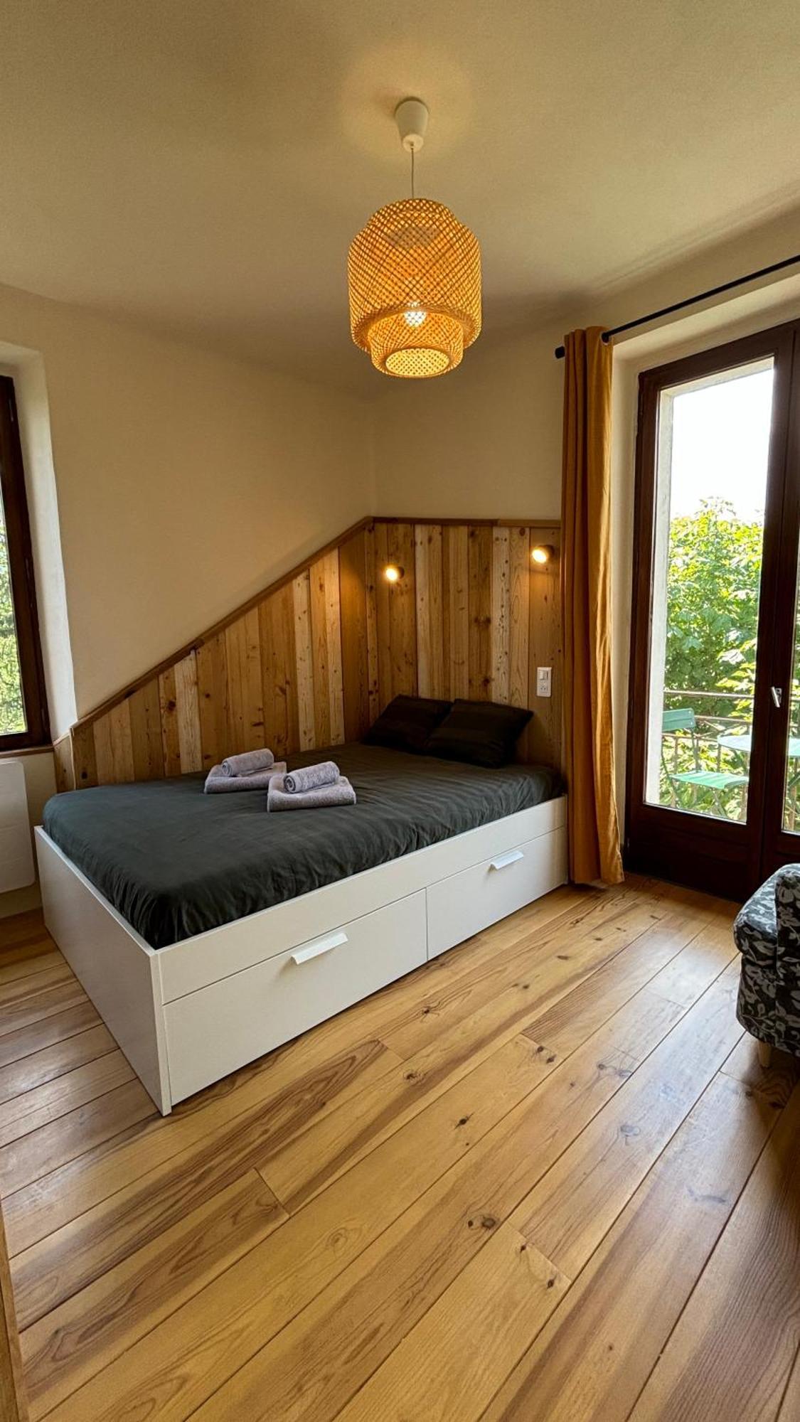 Apartment T2 Cocon Avec Balcon Et Parking La Roche-sur-Foron