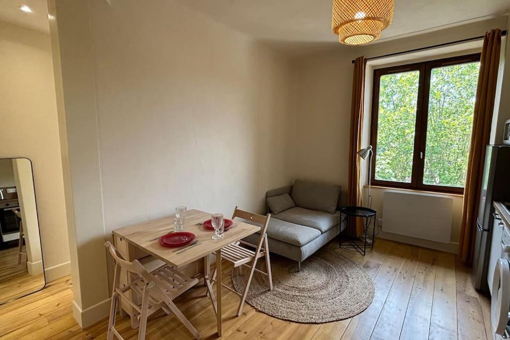 Apartment T2 Cocon Avec Balcon Et Parking La Roche-sur-Foron