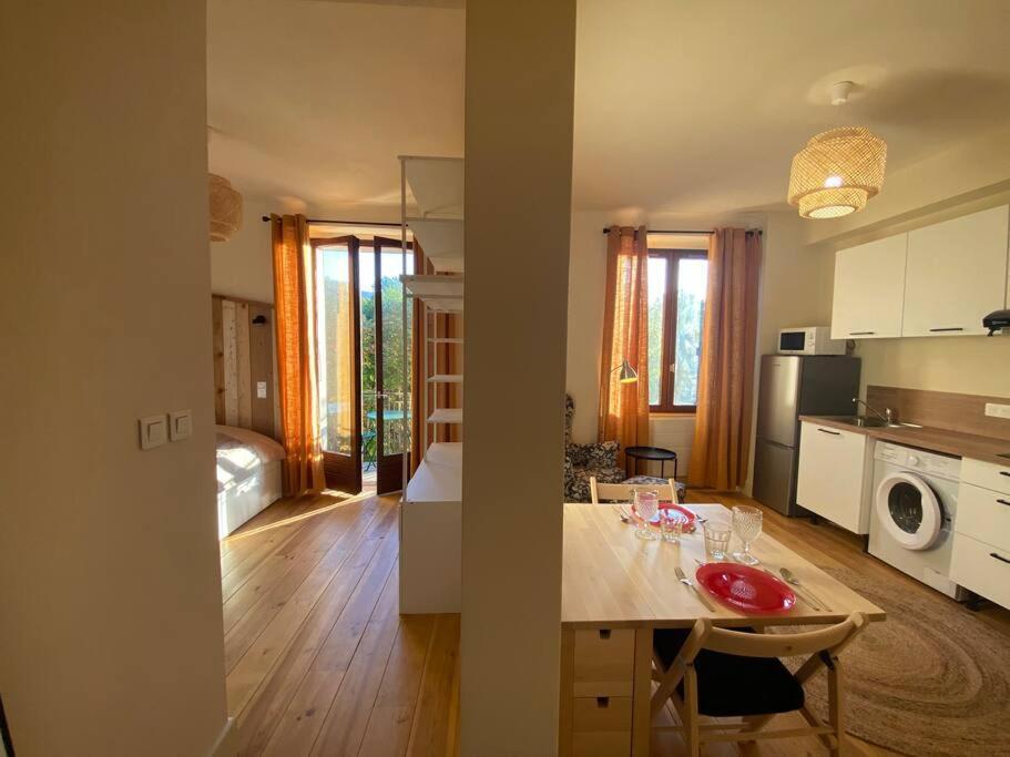 T2 Cocon Avec Balcon Et Parking Apartment