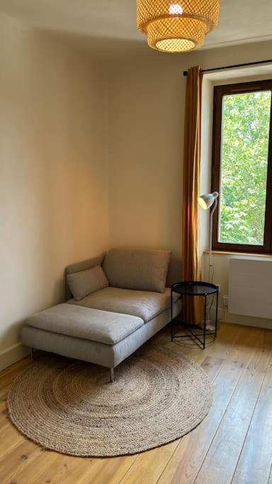 T2 Cocon Avec Balcon Et Parking Apartamento